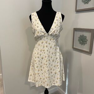Nellie Mini Dress White/Yellow Floral V-Neck Summer Dress